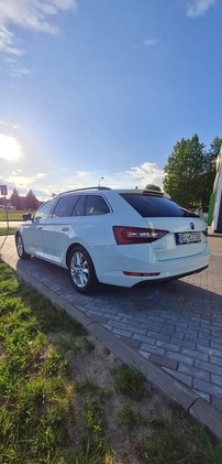 Skoda Superb cena 83500 przebieg: 93000, rok produkcji 2017 z Ełk małe 667